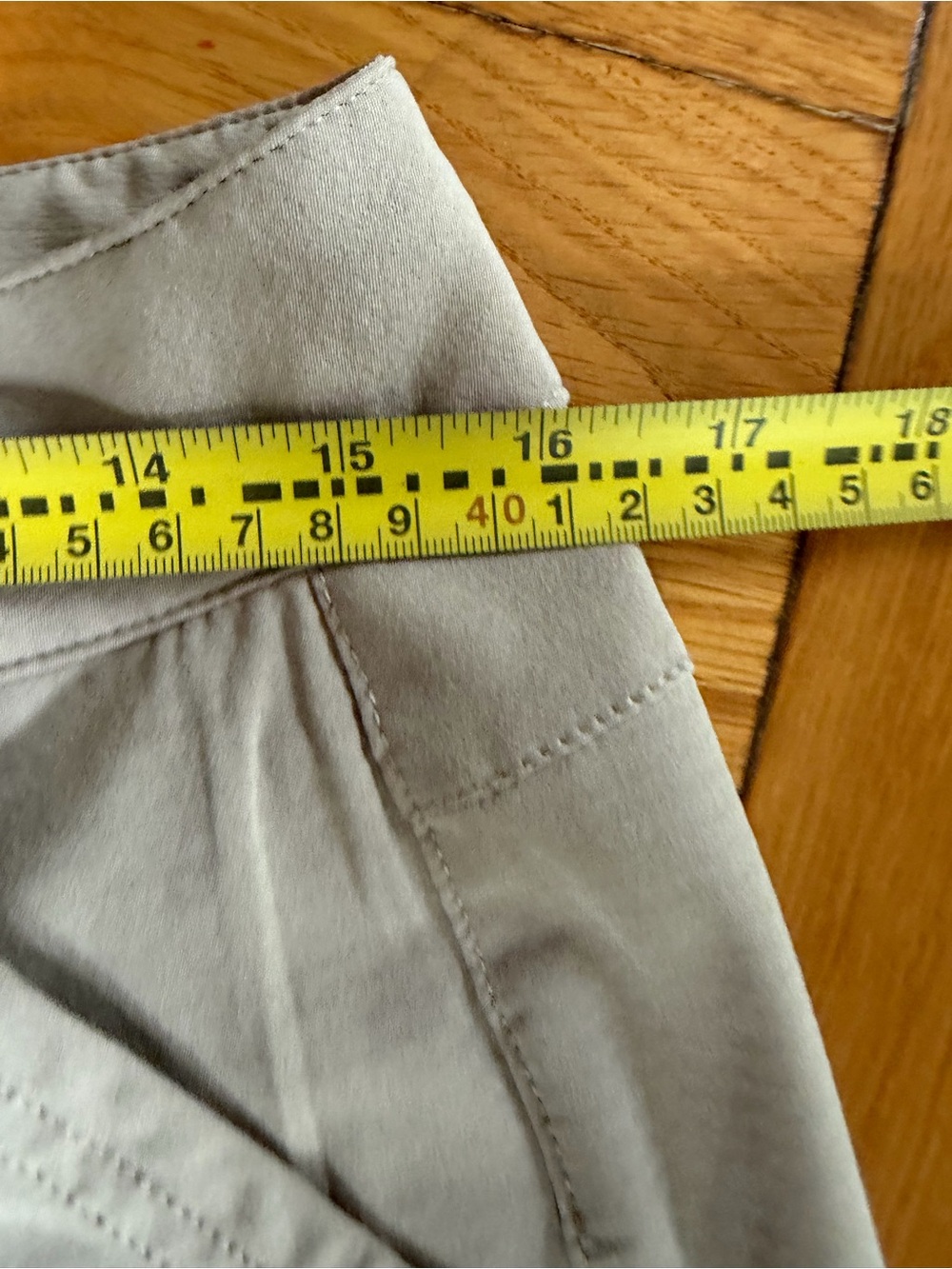 The North Face Women’s Sz. 4 Hiking Walking Shorts. Pockets. Snap & Zipper - Picture 7 of 13